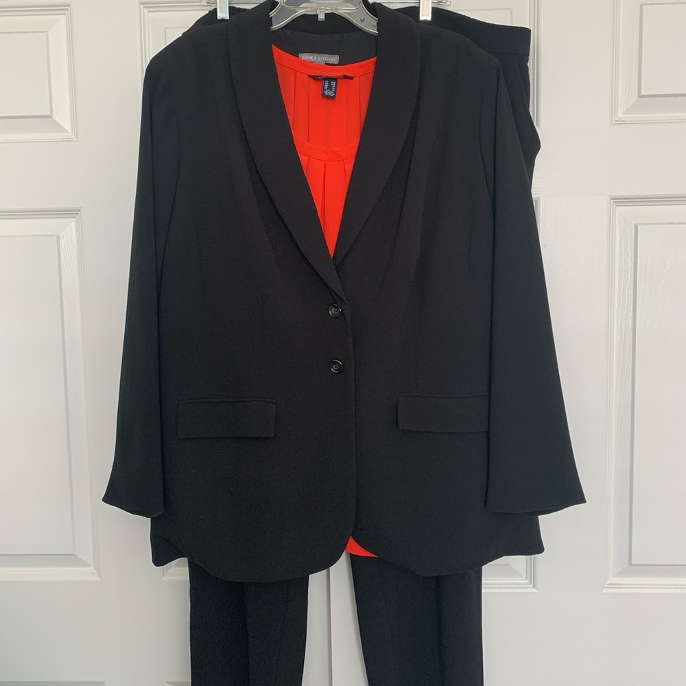 Jessica London - Pantsuit w/bonus top 😉